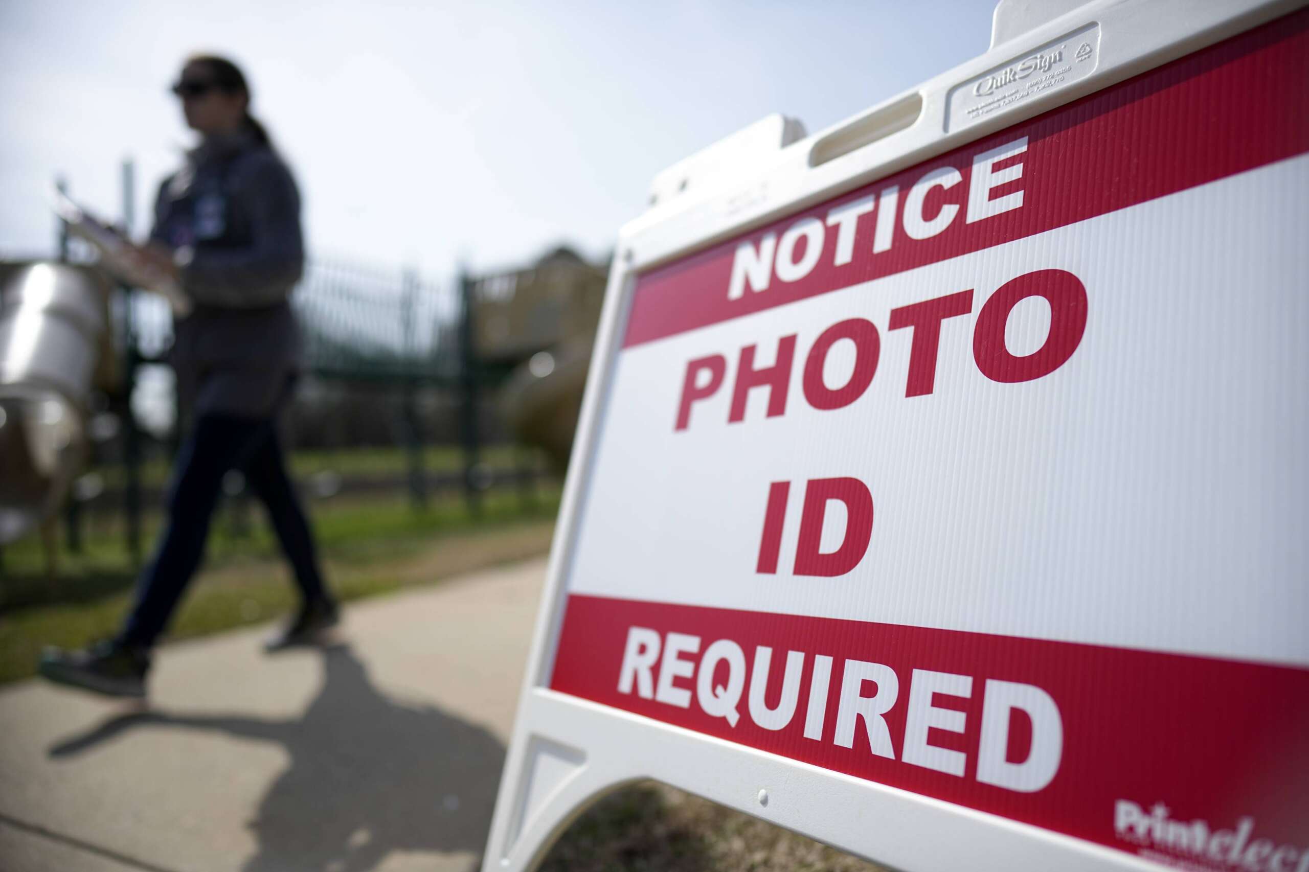 Pentagon finds ID problems affecting 215,000 troops